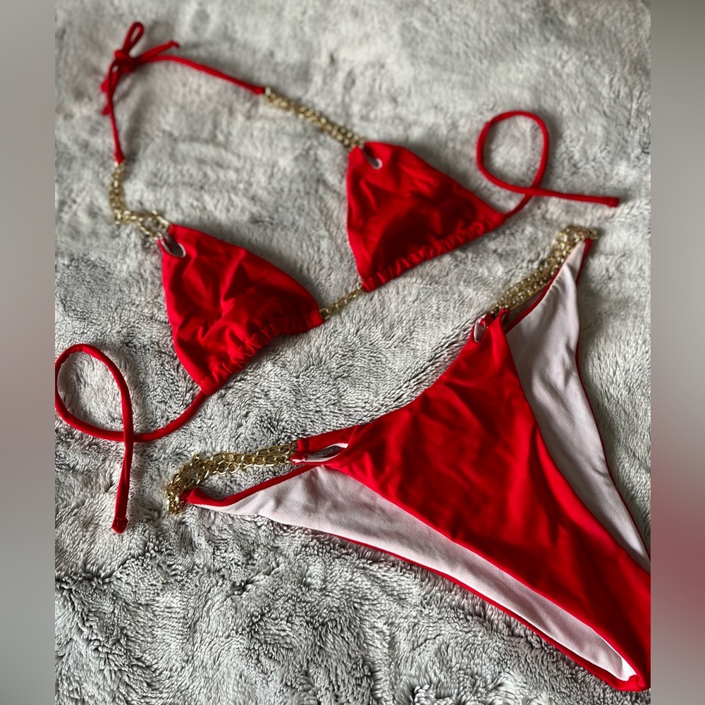 ❤️🔥 (SOLD) • SHEIN • red/gold chain bikini ❤️🔥 - Picture 1 of 5